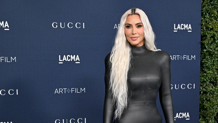 Kim Kardashian dan Bella Hadid Diminta Netizen Angkat Suara Terkait Kontroversi Iklan Balenciaga