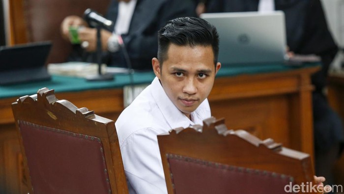 Persidangan Terus Berlanjut, Kenapa Bharada E Kian Memikat Hati Banyak Orang?