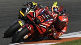 Mugi, Orang RI yang Bangga Merawat Helm Juara MotoGP 2022 Bagnaia