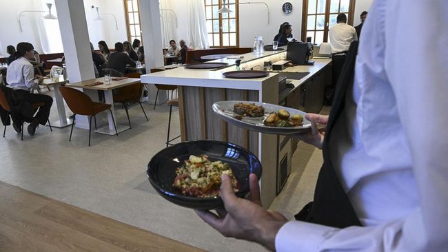 Beaux Mets, restoran di dalam penjara Baumettes, Prancis, dibuka untuk umum. Ada beberapa aturan yang harus diikuti untuk masuk ke dalamnya.
