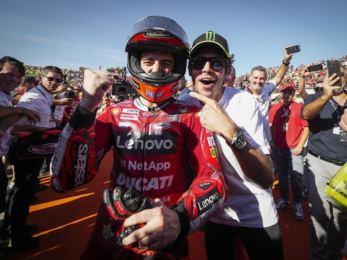 Rossi Tak Pernah Minta Bagnaia 'Bunuh' Marquez