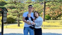 5 Potret Nikita Willy Ajak Baby Issa Liburan ke Jepang