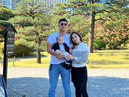 Sulit Temukan Tempat Baby Spa di AS, Nikita Willy & Suami Belajar Lakukan Sendiri
