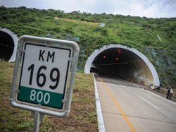 Saat Kotoran Laba-laba Dikira Retakan di Tol Cisumdawu