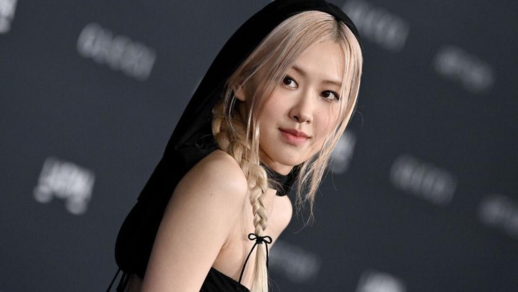 LOS ANGELES, CALIFORNIA - NOVEMBER 05: Rosé of BLACKPINK attends the 11th Annual LACMA Art + Film Gala at Los Angeles County Museum of Art on November 05, 2022 in Los Angeles, California. (Photo by JC Olivera/WireImage)