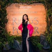 Intip Gaya Glamor Selebriti Indonesia Bersepatu Stuart Weitzman di Red Carpet