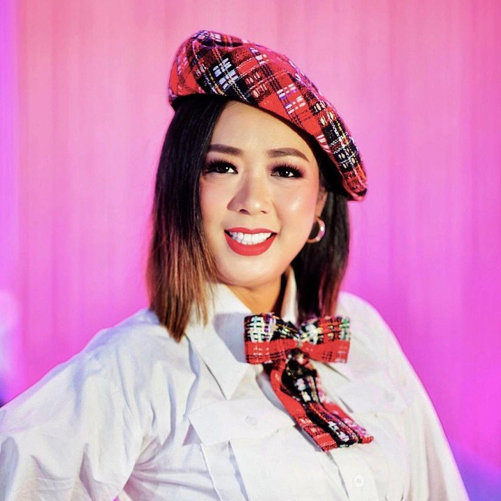 <p>Penampilan pedangdut Soimah selalu terlihat menawan. Baru-baru ini, ia tampil dengan penampilan yang lebih fresh. (Foto: Instagram @showimah by @koko_ko_koko)</p>
