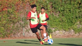 Timnas U-20 Geber Fisik di Pantai, Pemain Teriak hingga Jatuh Bangun