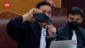 VIDEO: Petugas Ambulans Lihat Jenazah Yosua Memakai Masker