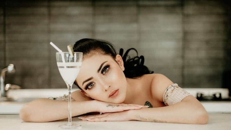Cantiknya Ayu Aulia Saat Makan di Resto dan Masak Bareng Chef Cantiknya Ayu Aulia Saat Makan di Resto dan Masak Bareng Chef