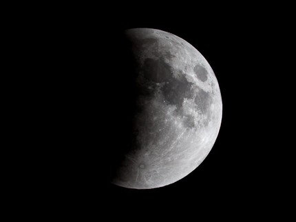 3 Jenis Gerhana Bulan dan Perbedaannya: Total, Sebagian, & Penumbra