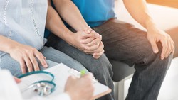 Telat Menikah Bikin Pasangan Susah Hamil, Benarkah?