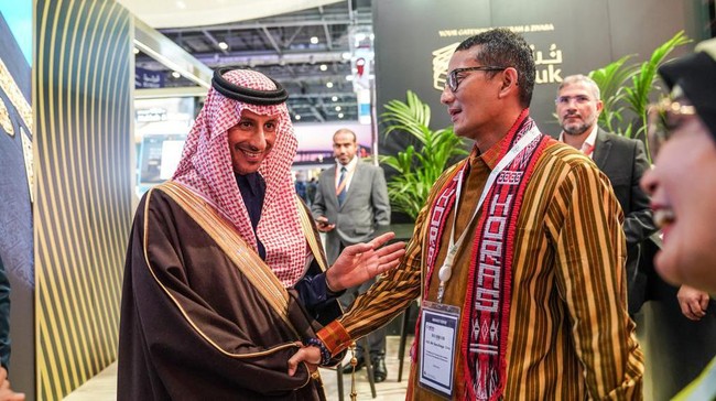 Pada World Travel Market 2022, Sandiaga Uno dan Menteri Pariwisata Arab Saudi Al Khatieb banyak bertukar pikiran membahas transformasi pariwisata kedua negara.
