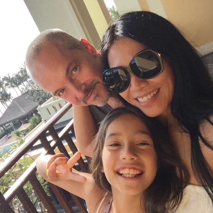 <p>Anggun dan Cyril sangat menjaga privasi Kirana sejak kecil, Bunda. Mereka baru memperlihatkan wajah putrinya belum lama ini ke hadapan publik. (Foto: Instagram @anggun_cipta)</p>