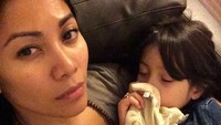 <p>Kehadiran Kirana membawa kebahagiaan tersendiri untuk Anggun dan Cyril. Kirana merupakan anak semata wayang mereka, Bunda. (Foto: Instagram @anggun_cipta)</p>