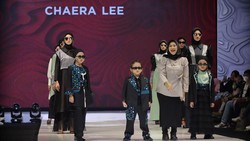 Chaera Lee Tunjukkan Karya Bertajuk Hana di Malang Fashion Week 2022