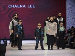 Chaera Lee Tunjukkan Karya Bertajuk Hana di Malang Fashion Week 2022