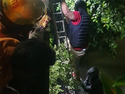 Maling Motor di Surabaya Nekat Nyemplung Sungai Saat Dikejar Polisi