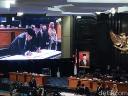 Heru Budi dan DPRD Teken MoU Rancangan APBD DKI 2023 Rp 82,5 T