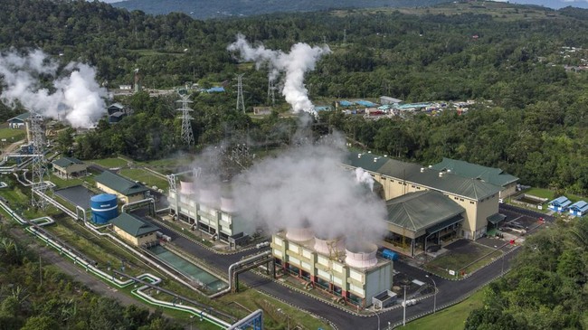 Pada Konferensi Perubahan Iklim (COP 27), Dirut PLN Darmawan Prasodjo menjabarkan komitmen perseroaan dalam transisi energi melalui sejumlah capaian.