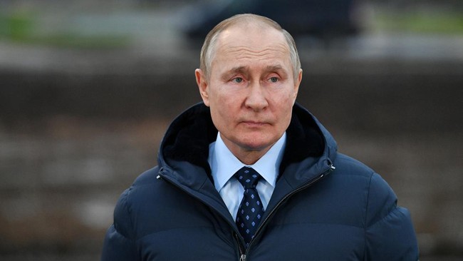 Pemerintah Rusia mengumumkan Presiden Vladimir Putin akan mengunjungi wilayah di timur Ukraina yang mereka caplok. Kremlin menegaskan kawasan itu milik Rusia.