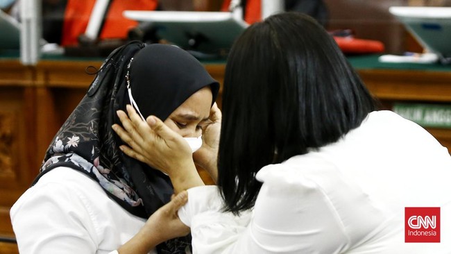 Ferdy Sambo dan Putri Candrawathi kompak menitipkan buah hatinya kepada asisten rumah tangga (ART) hingga security yang bekerja di rumah mereka.