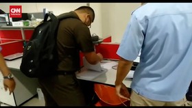 VIDEO: Tim Jampidsus Periksa Kantor Kominfo Terkait Kasus BTS 4G