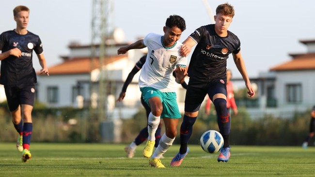 Shin Tae Yong harus jungkir balik menggembleng para pemain Timnas Indonesia U-20 yang dipersiapkan tampil di Piala Dunia U-20 2023.