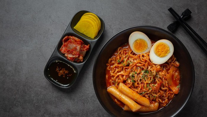 Tips Masak Ramyeon Lezat ala Korea, Cukup Pakai Bahan Sederhana dan Mudah Dibuat Tips Masak Ramyeon Lezat ala Korea, Cukup Pakai Bahan Sederhana dan Mudah Dibuat