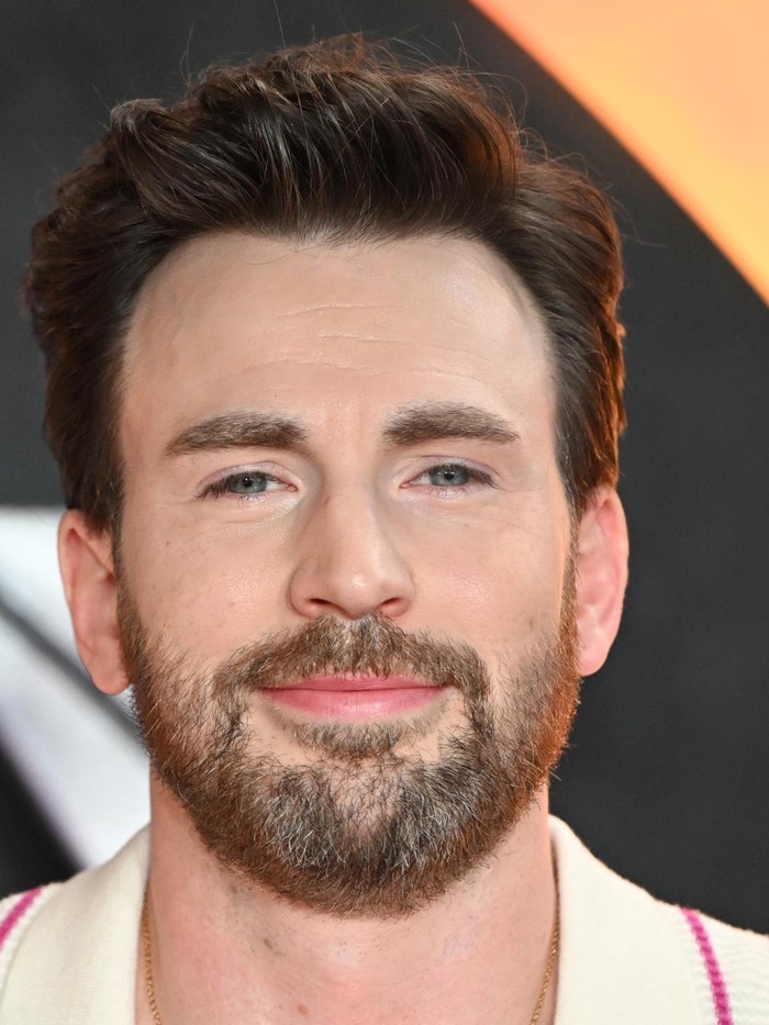 'Captain America' Chris Evans dikutip Daily Mail menduduki posisi 7 sebagai pria ganteng sedunia, lewat pengukuran simetri wajah Greek Golden Ratio, dari Beauty Phi. Skornya 91,92%./Foto: Samir Hussein/WireImage/Samir Hussein