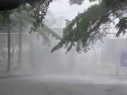 Fakta Talang Air Bocor di Balik Air Terjun dari Langit di Bekasi