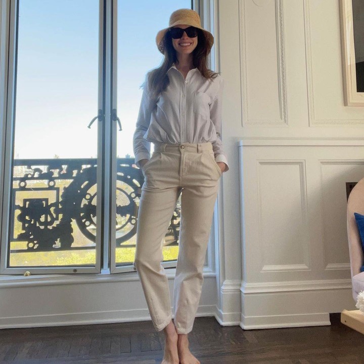 <p>Anne Hathaway sendiri hadir sebagai UN Women Goodwill Ambassador. Bersama yang lainnya, ia menjadi pembicara dalam sesi pertama untuk tema Mempercepat transformasi ekonomi dan pertumbuhan produktivitas yang inklusif'. (Foto: Instagram @annehathaway)<br /><br /><br /></p>
