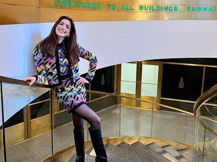 Anne Hathaway Akui Butuh 3 Th untuk Kembalikan Bentuk Tubuh seperti Sebelum Melahirkan