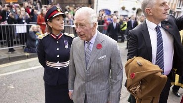 img-title Ucapkan Pesan Natal, Raja Charles III Tak Sebut Nama Harry & Meghan Markle
