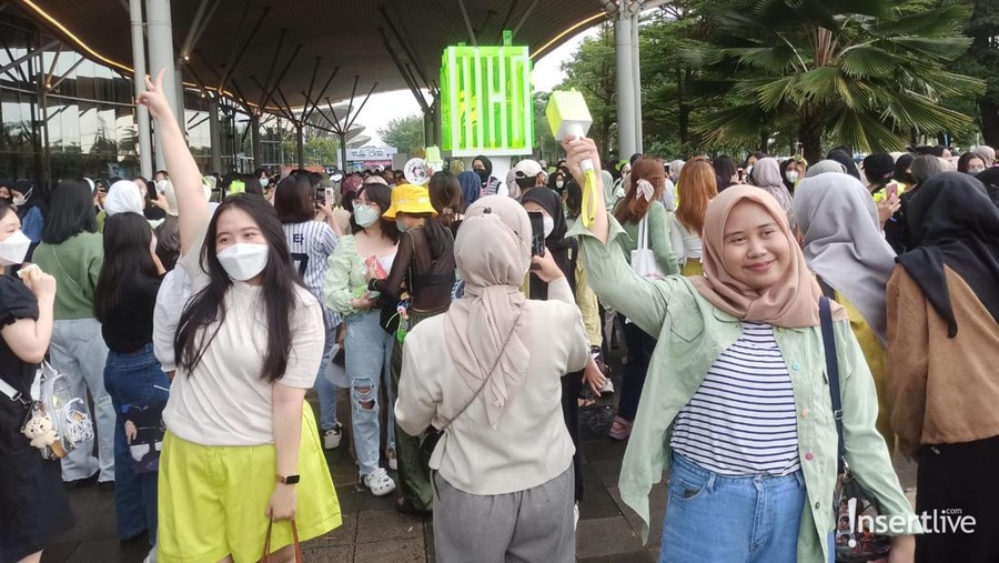 NCTzen berburu freebies jelang konser NCT 127 di Jakarta
