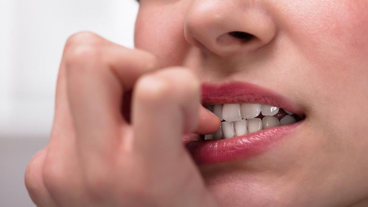 4 Penyebab Psikologis di Balik Kebiasaan Menggigit Kuku