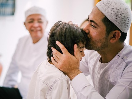 Hari Ayah Nasional, Ini Teladan Rasulullah dalam Mendidik Anak