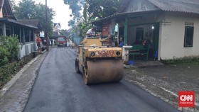 Jalan Rumah Calon Mertua Kaesang Diaspal Pakai APBD