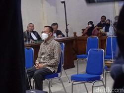 Ketua Institut Darmajaya Didakwa Suap Rektor Unila Karomani Rp 250 Juta
