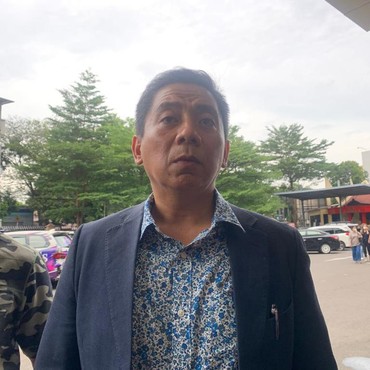 Sandy Arifin Sebut Penghina Dewi Perssik Bukan Fans Leslar