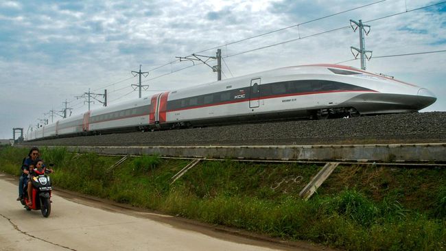 Potensi 'Bunuh' Kereta Cepat, KA Parahyangan Disuntik Mati?