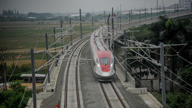 China memiliki 15.906 proyek di Indonesia di antaranya kereta cepat Jakarta-Bandung hingga pabrik baterai di Morowali.
