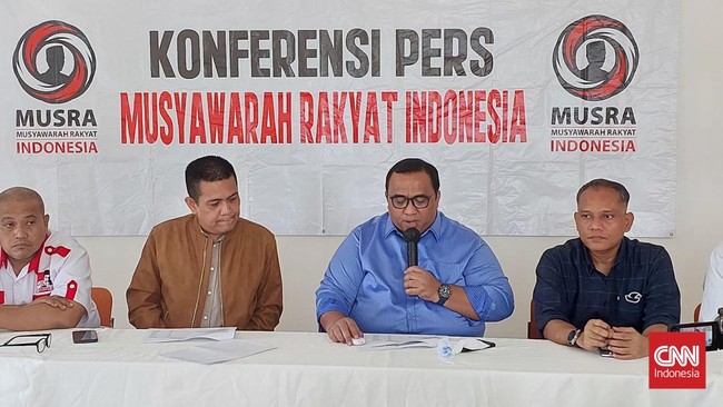 Relawan Jokowi menegaskan bahwa konstitusi melarang presiden dua periode menjabat kembali.