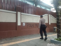 Heboh Coretan Polisi Pembunuh di Gedung Sekolah Sukabumi