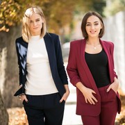 Trik Mengenakan Setelan Kerja bagi Kamu yang Bertubuh Mungil