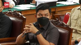 VIDEO: Ajudan Ungkap Senpi Pribadi Tak Bisa Dipinjamkan ke Sesama ADC