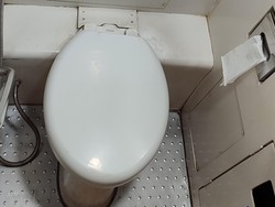 Selamat Tinggal Toilet Jongkok, Kini Toilet Kereta Semakin Nyaman
