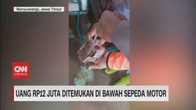 VIDEO: Uang Rp12 Juta Ditemukan di Bawah Sepeda Motor
