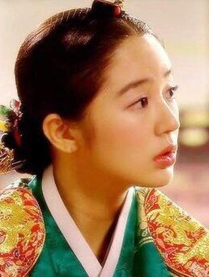 Yang tidak boleh dilewatkan, Yoon Eun Hye dalam drama kerajaan modern, Princess Hours! Netizen bahkan menjuluki Yoon Eun Hye sebagai pemegang tahta tertinggi sebagai pemeran Putri Mahkota!/ foto: MBC Drama