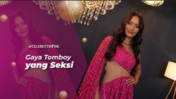 img-title Tampil Seksi dengan Style Bollywood ala Erika Carlina
